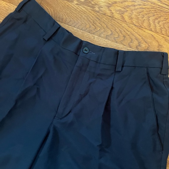 Nike Golf Shorts Men’s 34 M Chino Pleated Dark Navy Blue Dri Fit NikeFitDry - Picture 3 of 6